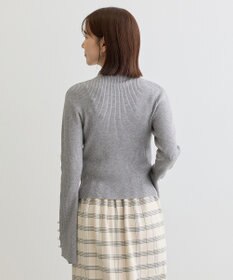 Green Parks ・ｓｗｉｎｇ　ｂｙ　袖パールボタンハイネックニット