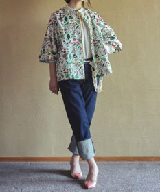 muuc 筆記帳刺繍ショートコート〈国産・muucオリジナル総柄刺繍〉〈上質な綿混ダンガリー〉〈中に着込めるゆとり袖・Aライン〉〈3シーズン春秋冬〉