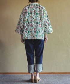 muuc 筆記帳刺繍ショートコート〈国産・muucオリジナル総柄刺繍〉〈上質な綿混ダンガリー〉〈中に着込めるゆとり袖・Aライン〉〈3シーズン春秋冬〉