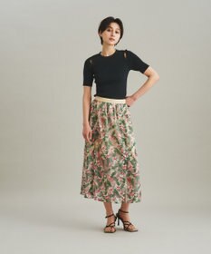 美品　ボタニカルバード刺繍スカート