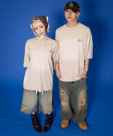 WEGO 【ユニセックス着用ITEM】バックスタッズグラフィックT（SS）