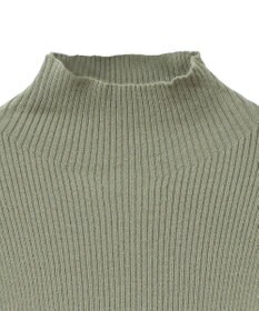 Green Parks ・ｓｗｉｎｇ　ｂｙ　袖パールボタンハイネックニット