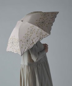 AND WOOL 〈一級遮光生地・晴雨兼用〉フェンネル刺繍の日傘 （折りたたみタイプ）