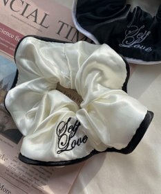 WEGO LBIGロゴ刺繍シュシュ