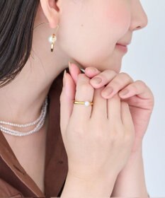 Phoebe 〈金属アレルギー対応〉ラスターフレームパールカフリング　ゴールド/ステンレス/大ぶり/存在感◎/主役級/変形