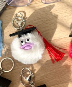 WEGO 卒業おめおめモンスターぬいぐるみキーホルダー