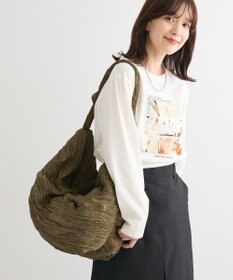 Green Parks ・ＱＵＯＮ　ワイドプリーツショルダーバッグ