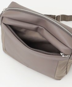 Y'SACCS ブロックモチーフショルダー