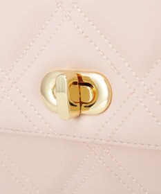 Maison de FLEUR キルティングフラップバッグ