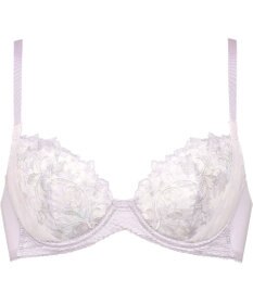 Wing 【エアリーソフトブラ】　ふんわりエアリーな着用感　脇から背中すっきり　ウイング／ワコール　KB2202