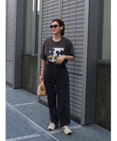 Green Parks レトロフラワーロゴ入りプリントＴシャツ