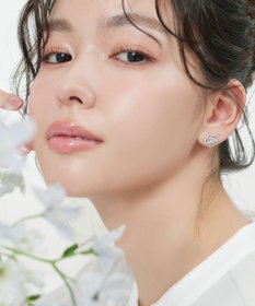 Tiaclasse 【金属アレルギー対応】カメリアモチーフピアス・イヤリング