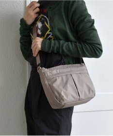 Y'SACCS ナイロンタフタショルダーバッグ　ミディアム