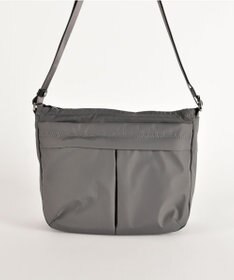 Y'SACCS ナイロンタフタショルダーバッグ　ミディアム