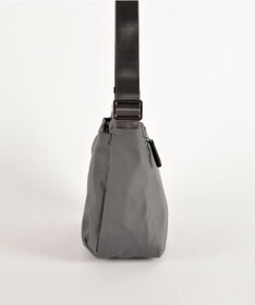 Y'SACCS ナイロンタフタショルダーバッグ　ミディアム