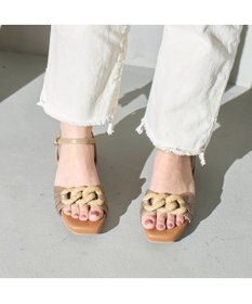 ing <ing>チェーンモチーフアンクルストラップサンダル