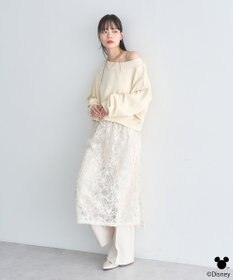 earth music&ecology 【予約】Disney/キラキラモチーフ刺繍オフショルスウェット