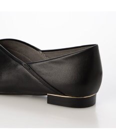 ing <ing>Vカットフラットシューズ