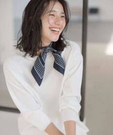 組曲 スクエアシルクスカーフ