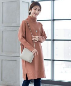 Tiaclasse 【洗える】華のあるニットタートルワンピース