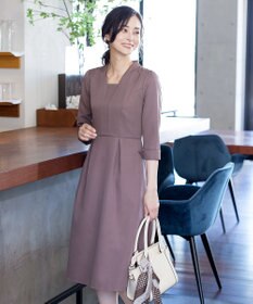 Tiaclasse 【洗える】裾に向かってエレガントに広がる美光沢フレアワンピース