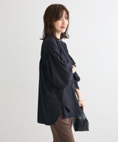 Green Parks ｅａｓｅ　ｂｌｕｅ．バックシャーリングブラウス