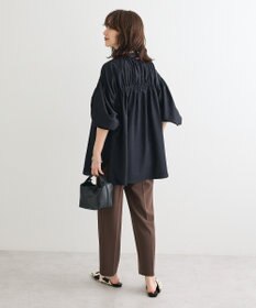 Green Parks ｅａｓｅ　ｂｌｕｅ．バックシャーリングブラウス