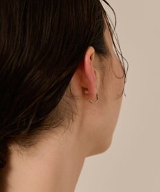 Phoebe 〈金属アレルギー対応〉リップルフープセラミックポストピアス　シルバー/ニッケルフリー