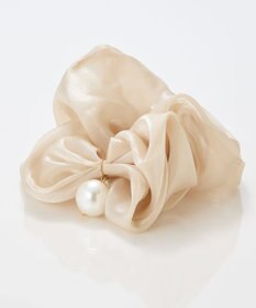 Phoebe ボリューミーシアーシュシュ　ベージュ/パール/大ぶり