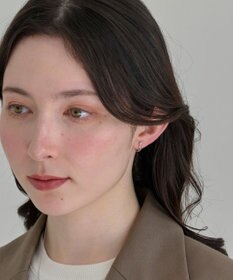 Phoebe 〈シリーズ累計販売10000点突破！〉〈痛くないシリーズ/金属アレルギー対応〉クロスフープクリスタルループフィットイヤリング　シルバー