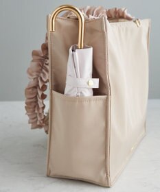 Maison de FLEUR サイドポケットフリルハンドルスクエアトートバッグ