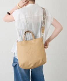 russet 《トートバッグ人気NO.1モデル》スリム2WAYトートバッグ <エンボスモノグラム>(CE-1611)