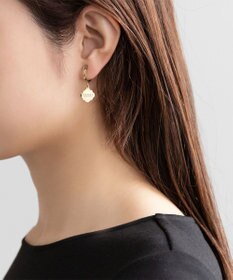 LOGO CLOVER HOOP EARRINGS イヤリング / TOCCA | ファッション通販