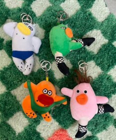 WEGO セクシーチキンぬいぐるみキーホルダー