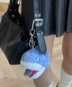 WEGO ふりふりシャークぬいぐるみキーホルダー