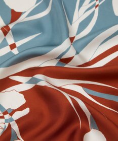 LIBERTY. アイリス スキャッター 70x70 シルク スカーフ