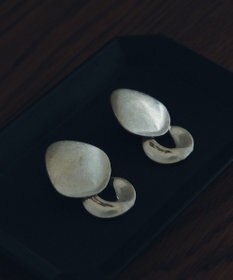 YECCA VECCA メタルプレートスイングピアス