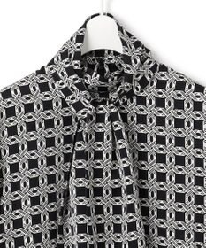 ICB 【洗える】レトロウォールペーパープリント ブラウス