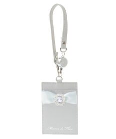 Maison de FLEUR リール付きビジューリボンパスケース