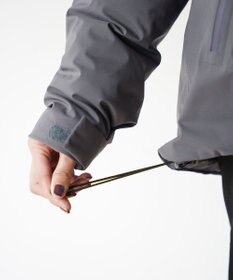 F/ACSION YUKIZURI ダウンジャケット