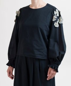 muuc 〈コットン100%強撚糸〉〈遠州織物の工場で織られた上質な生地〉〈清涼感とシアー感〉コットンシフォンドビー 花モチーフ付きブラウス