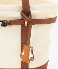 23区 チャーム付き キャンバス トートバッグ