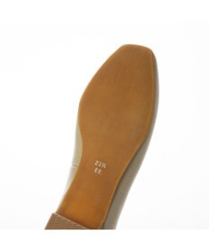 ing <ing>スクエアトゥVカットパンプス