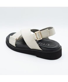 APOM クロスストラップサンダル