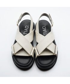 APOM クロスストラップサンダル