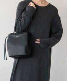 INTER-CHAUSSURES 【LORISTELLA】ソフトレザー巾着バッグ