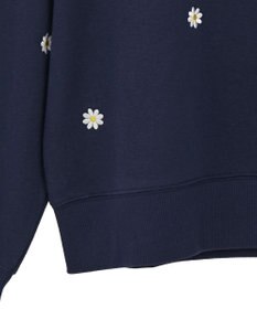 Green Parks ・ｓｗｉｎｇ　ｂｙ　デイジー刺繍スウェット