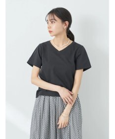 earth music&ecology ＶネックＴシャツ（汗じみ防止）