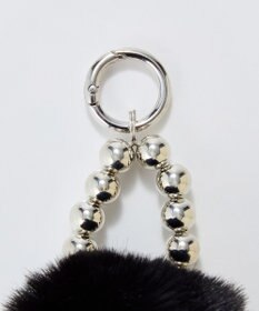 Phoebe メタルボールファーバッグチャーム　ブラック