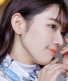 Tiaclasse 【金属アレルギー対応・養殖パール】ストーンバー＆パールピアス